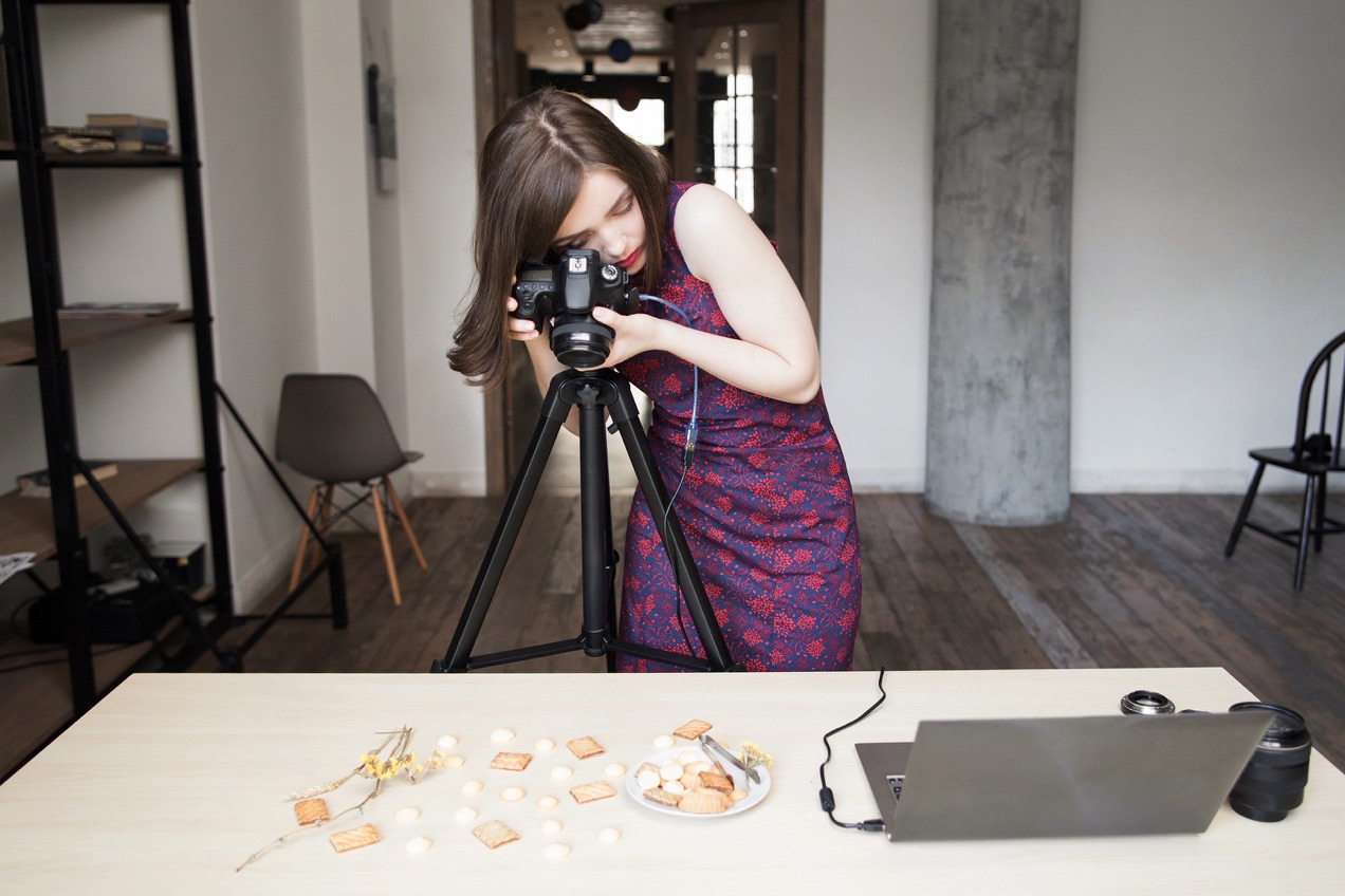 In DIY product photography, you don’t need to worry about motion blur or camera shake as long as you’re using a tripod